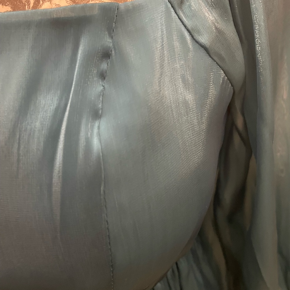 Elegant Teal Blouse - Picture 6 of 10